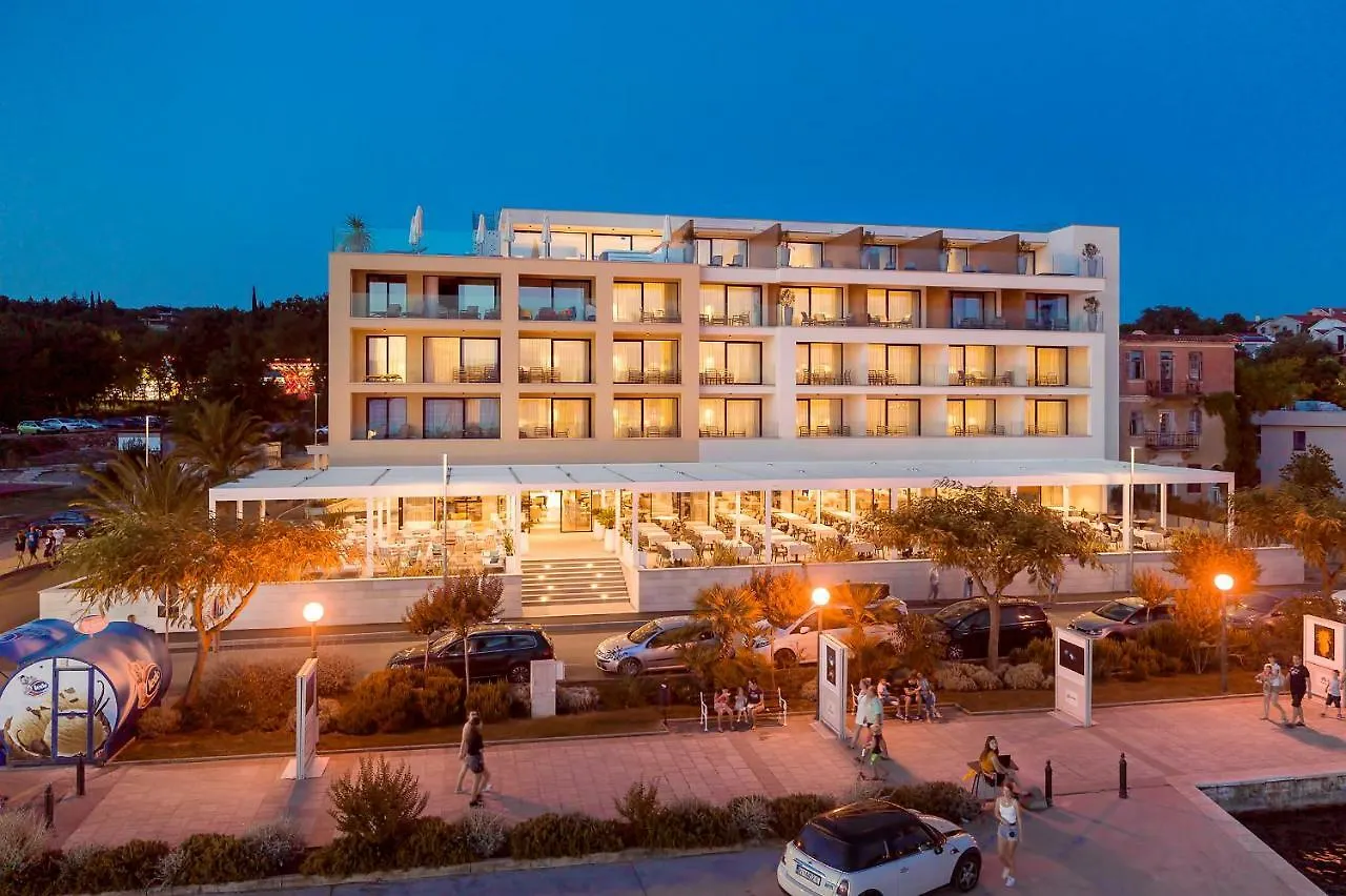 Luxury Hotel Riva مالينسكا