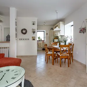 Mia Apartman